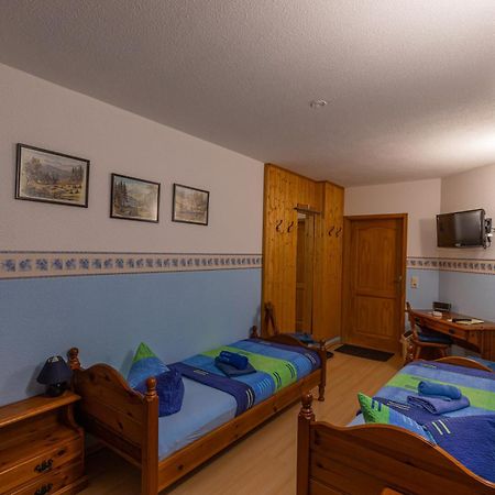 Pension Und Gaststaette Zur Knappenschaenke Thermalbad Wiesenbad Экстерьер фото