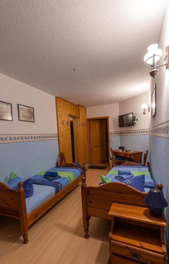 Pension Und Gaststaette Zur Knappenschaenke Thermalbad Wiesenbad Экстерьер фото