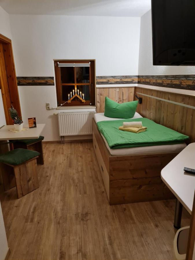Pension Und Gaststaette Zur Knappenschaenke Thermalbad Wiesenbad Экстерьер фото